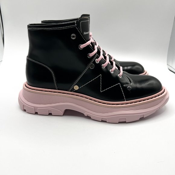 Alexander McQueen Hybrid Black and Pink Leather Lace-Up Boots - Picture 5 of 11